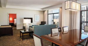 أغطية فراش متميزة وألحفة محشوة بالريش وأسرّة بطبقة علوية مريحة