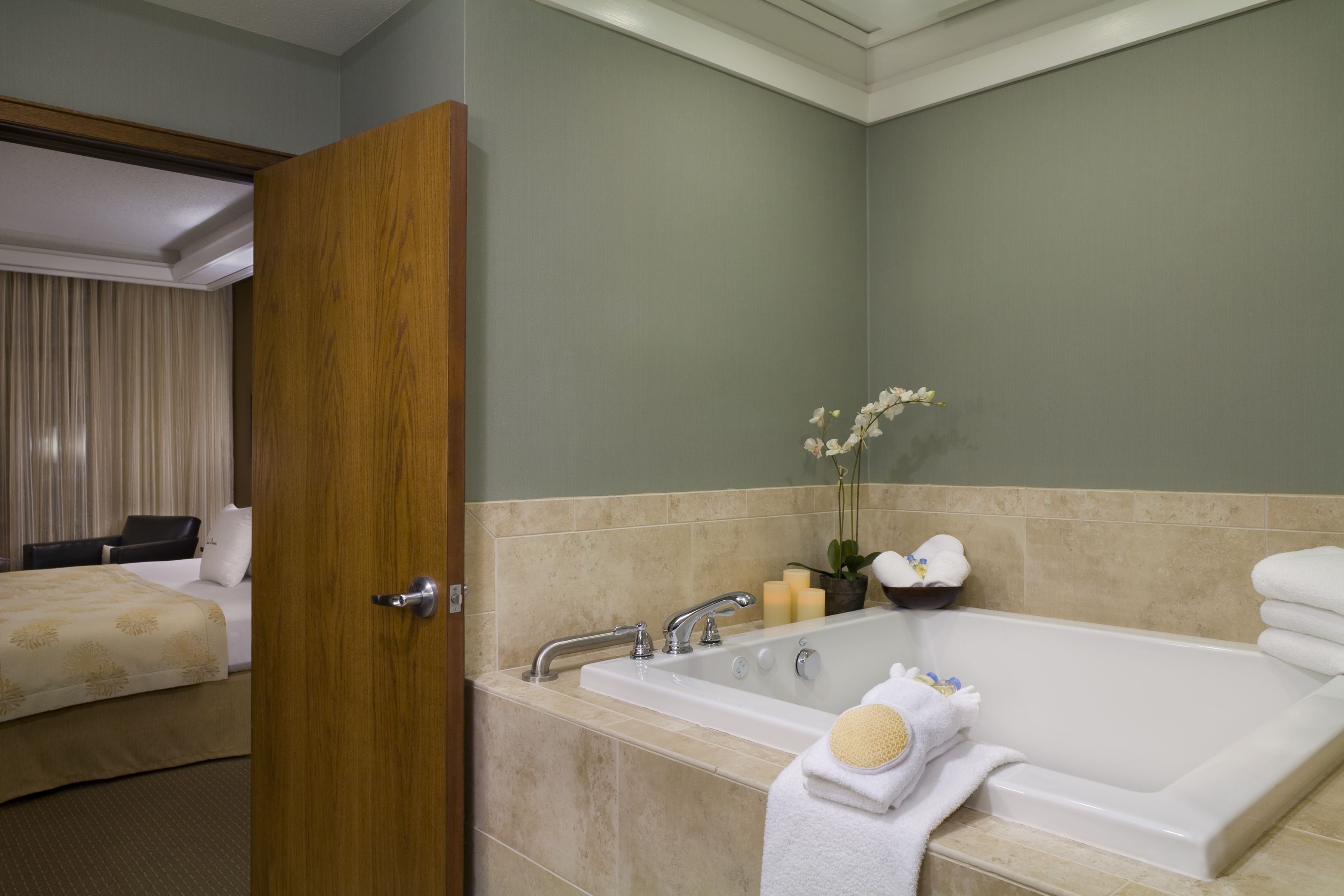 deep-soaking bathtub