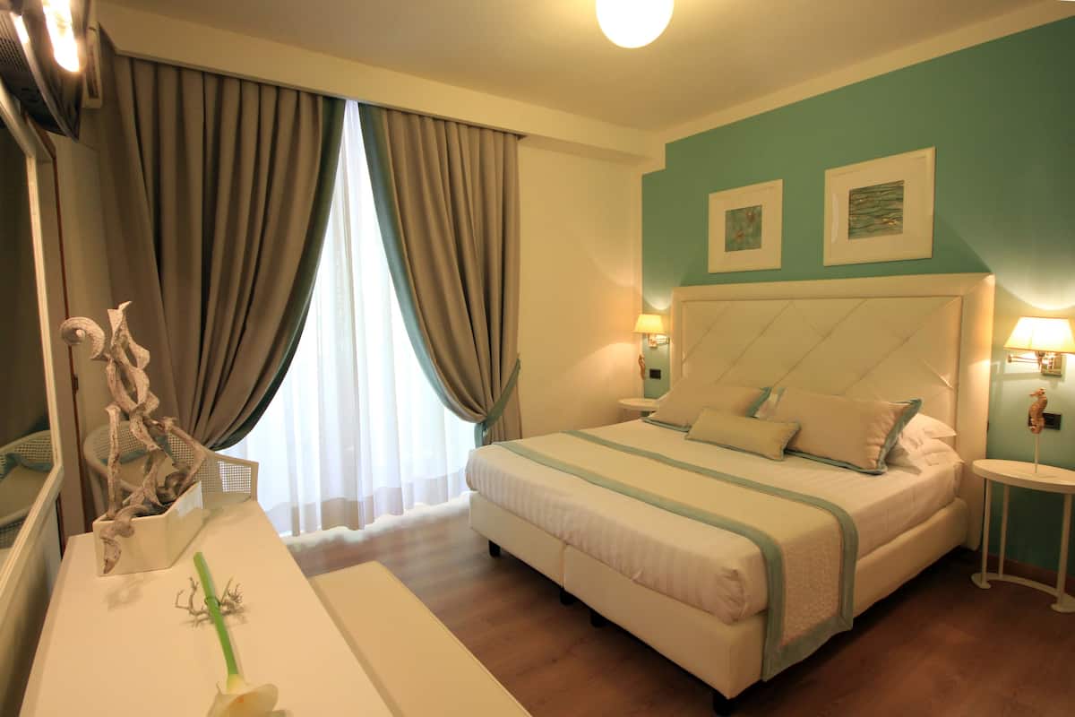 Comfort Double or Twin Room, Private Bathroom