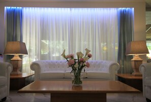 Lobby sitting area - Raffaelli Park Hotel (Forte dei Marmi)