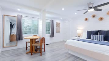 Siesta Bar Side ADA | Down comforters, individually furnished, iron/ironing board, free WiFi