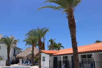 BBQ/picnic area at Siesta Key Beach Resort and Suites