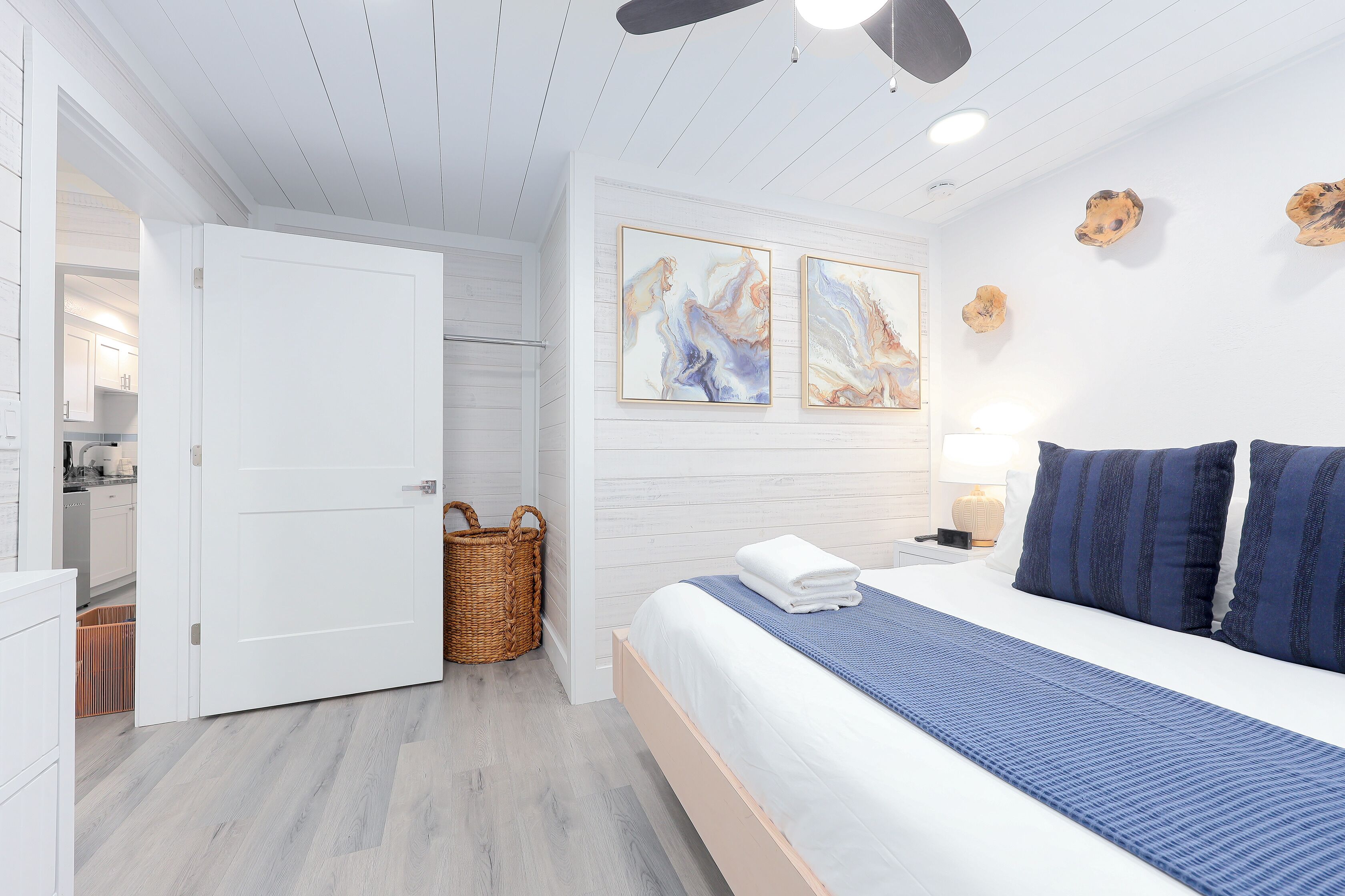 Siesta Bunkhouse - 1 Bedroom | Dundyner, individuel indretning, strygejern/strygebræt, gratis Wi-Fi