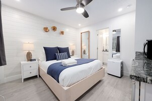 Siesta Bar Side Sleeps 2 | Down comforters, individually furnished, iron/ironing board, free WiFi