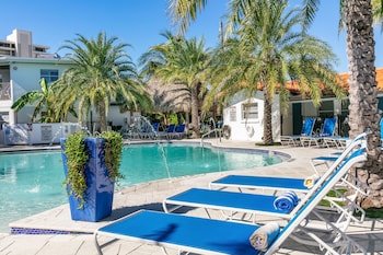 Outdoor pool, open 9 AM to 9 PM, sun loungers at Siesta Key Beach Resort and Suites