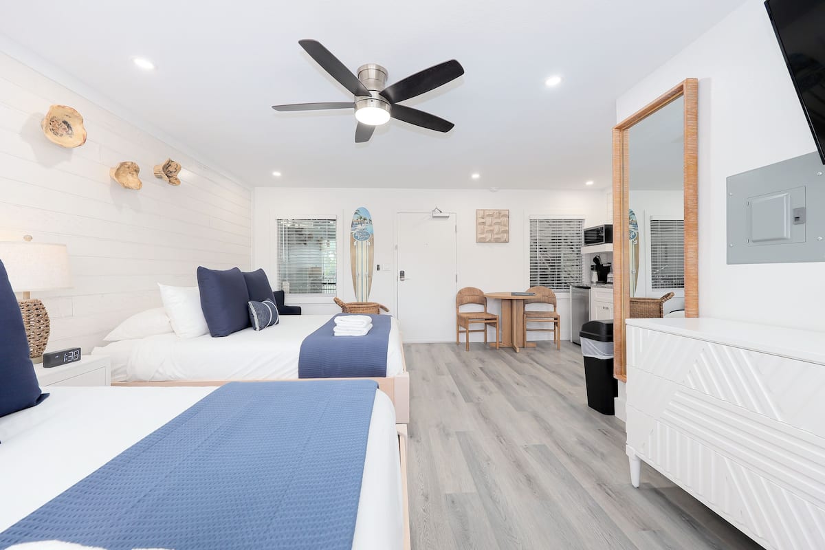 Siesta Bar Side Sleeps 4 | 오리/거위털 이불, 다리미/다리미판, 무료 WiFi, 각각 다르게 가구 비치