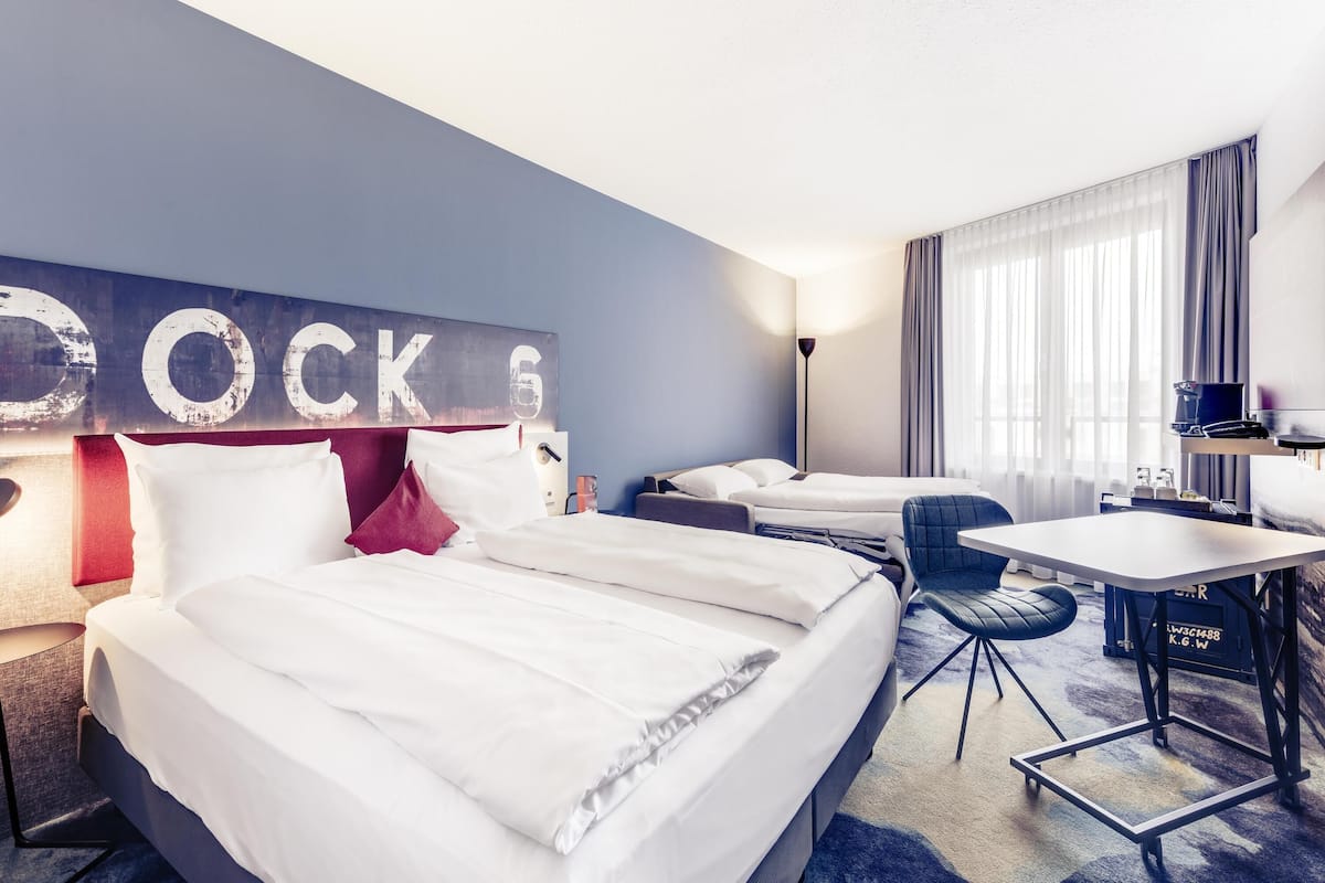 Superior Room, 1 Double Bed with Sofa bed | Hypo-allergenic bedding, in-room safe, desk, soundproofing