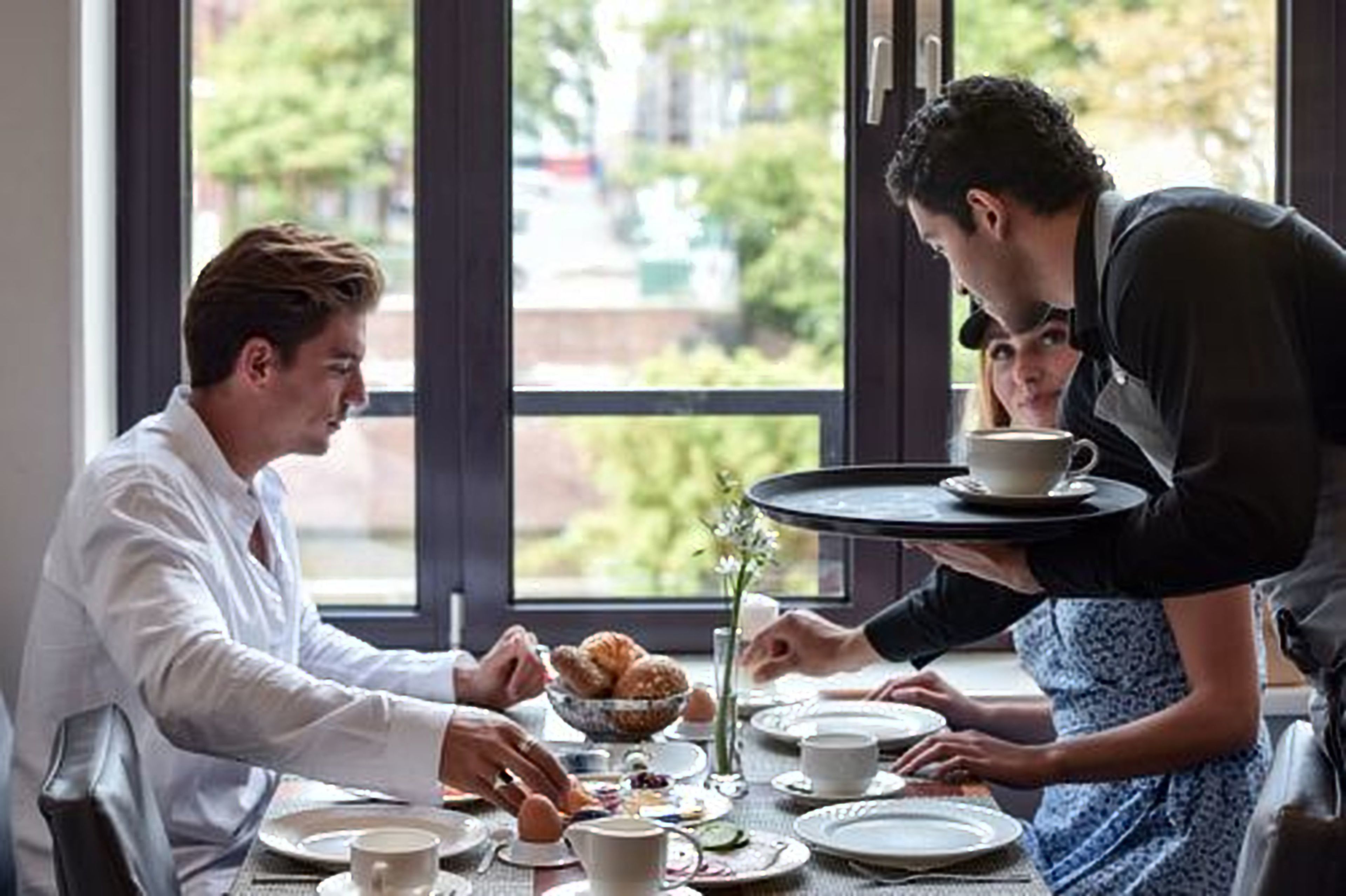 buffet breakfast on weekdays (eur 26 per person)