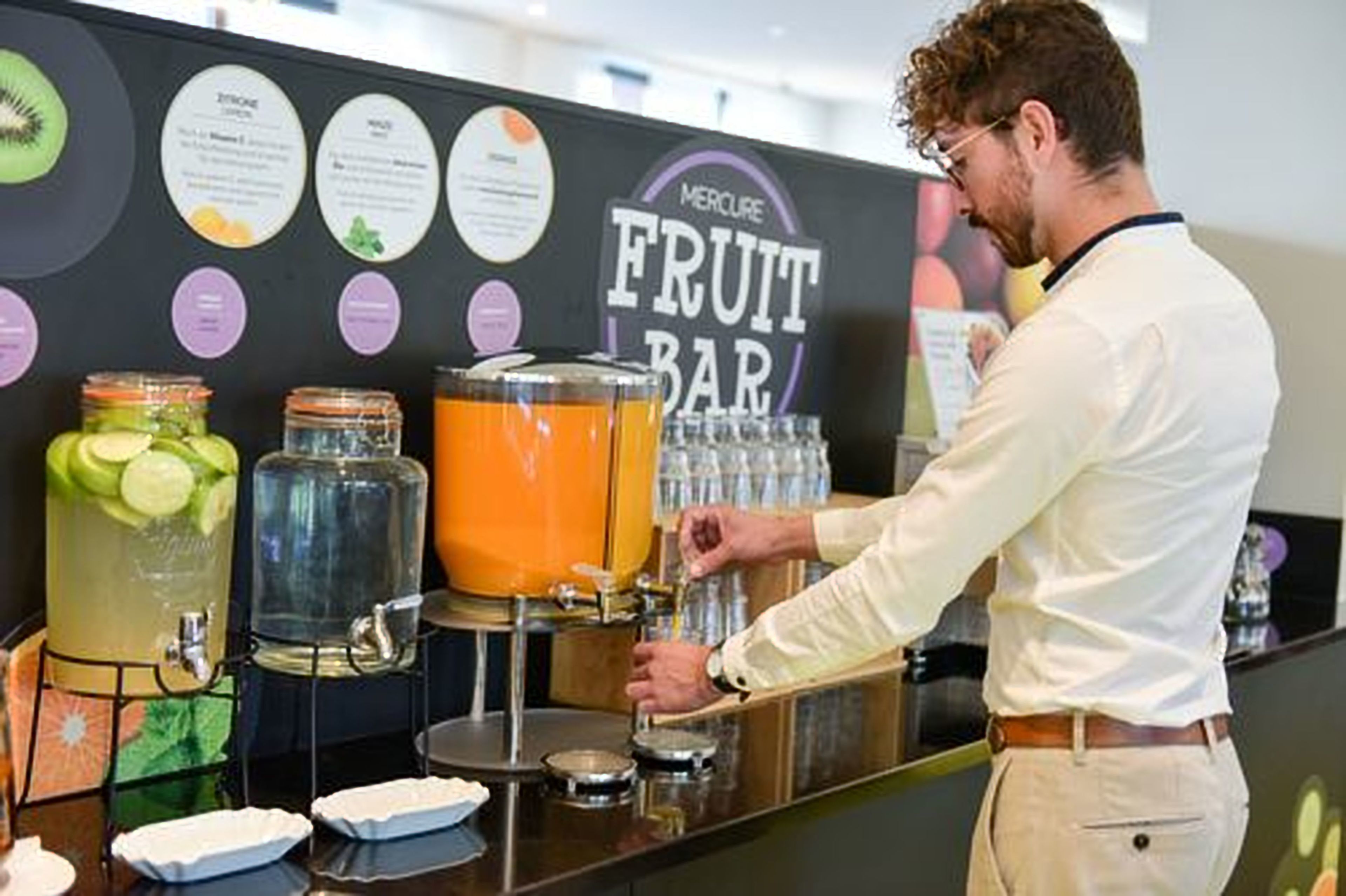 buffet breakfast on weekdays (eur 26 per person)