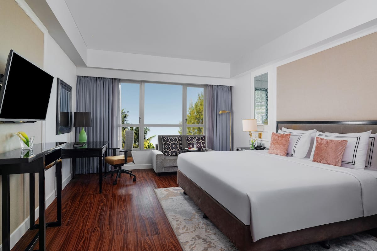 The Level Guestroom with Executive Lounge Access | Minibar, coffre-fort, bureau