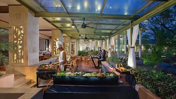 Bar (trong khuôn viên)