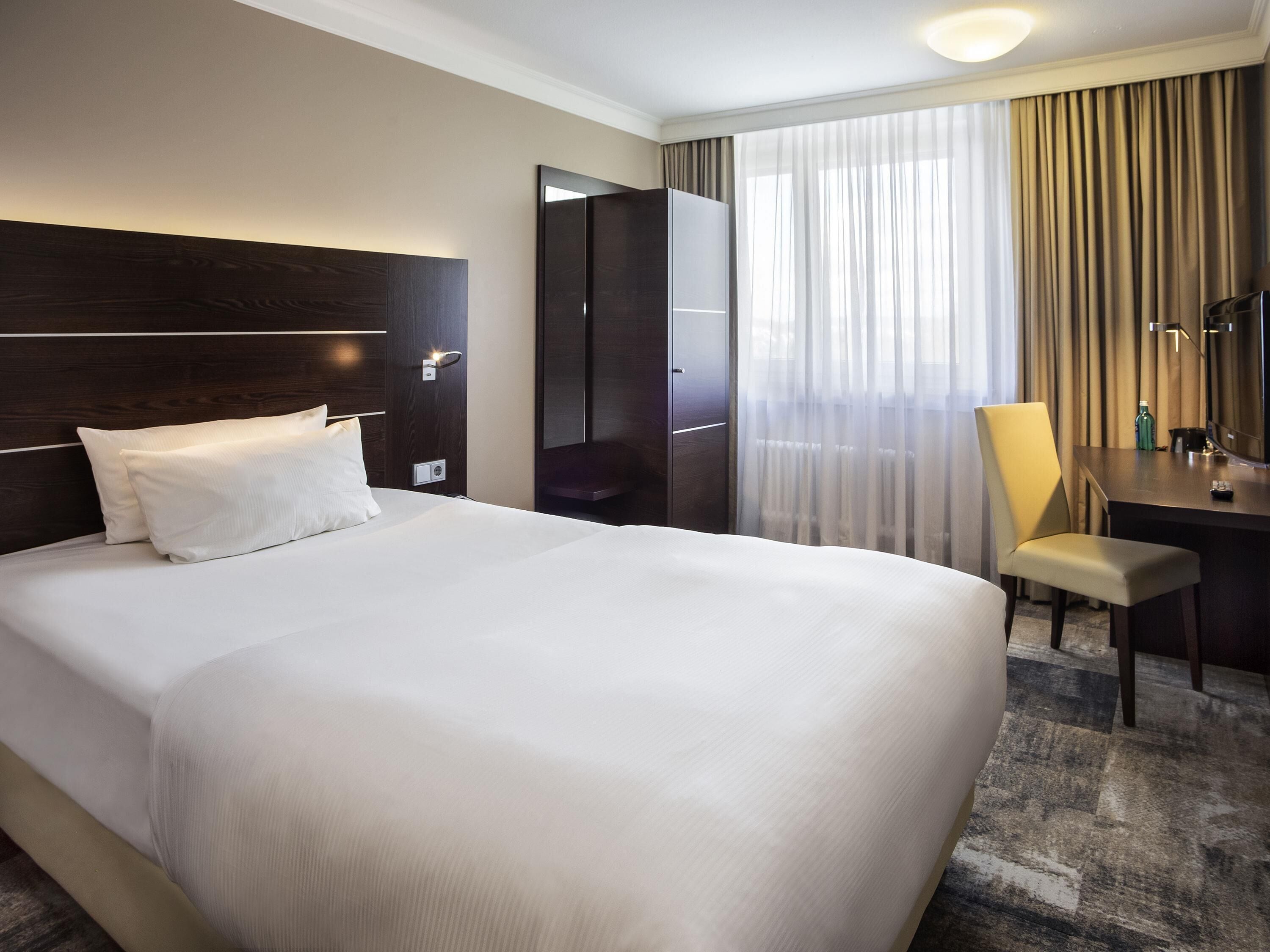 Standard Room, 1 Single Bed | Egyptian cotton sheets, premium bedding, desk, laptop workspace
