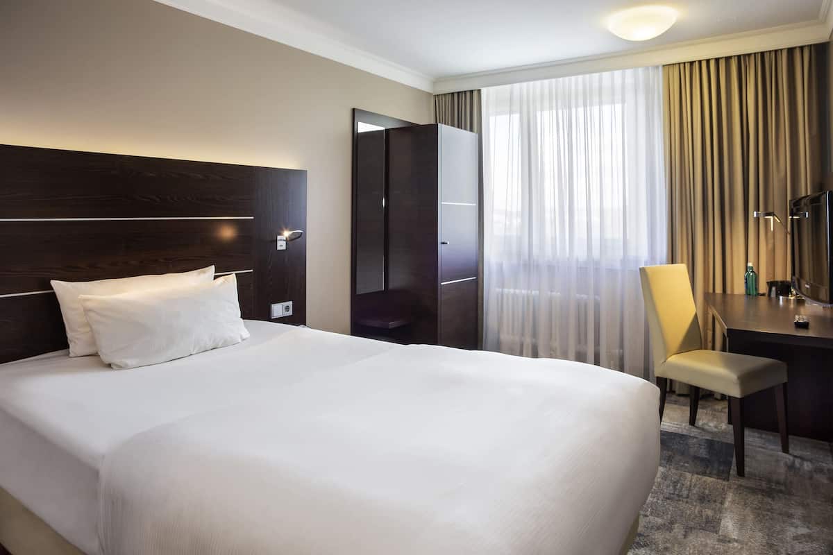 Standard Room, 1 Twin Bed | Egyptian cotton sheets, premium bedding, desk, laptop workspace