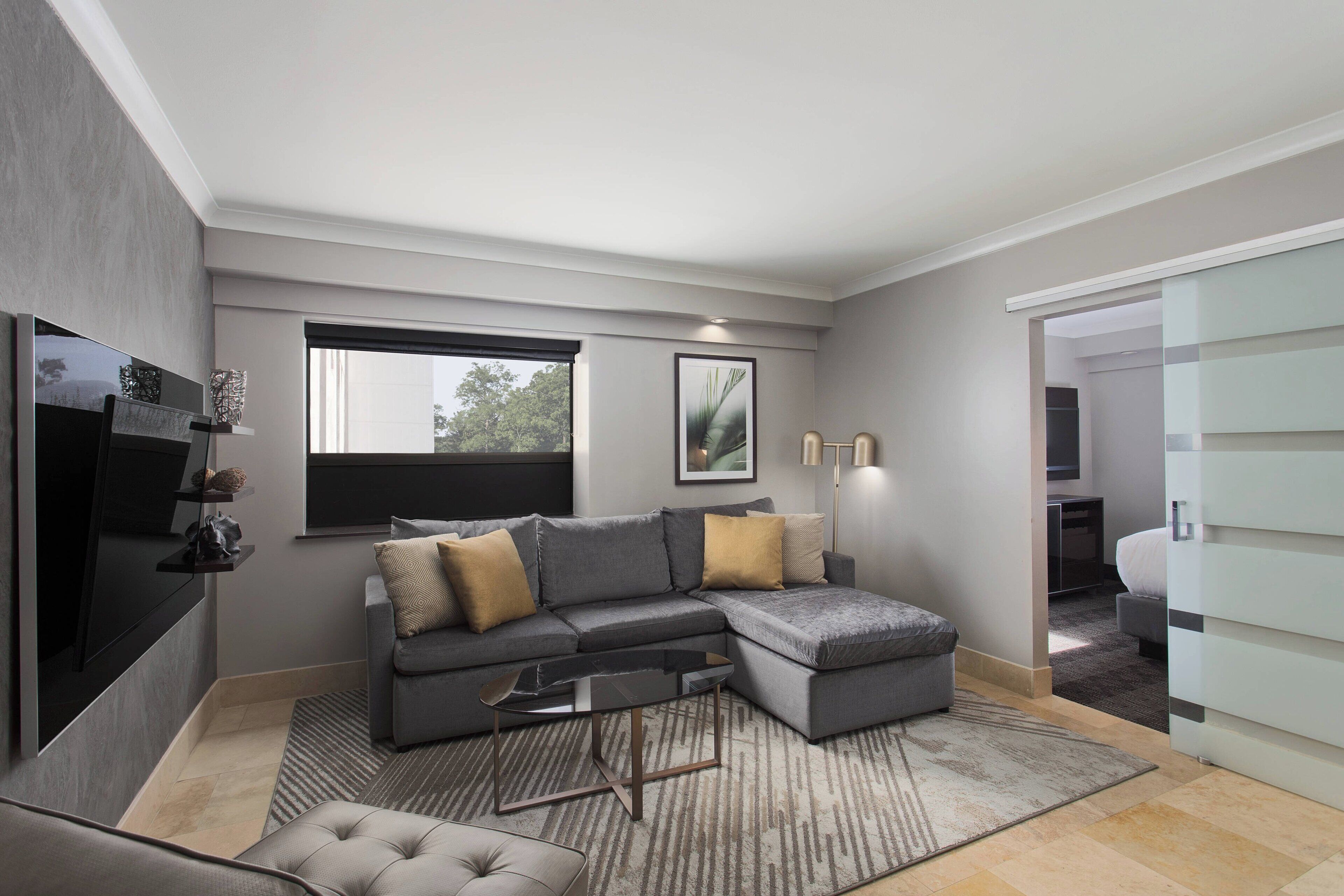 executive suite, 1 bedroom | living room | lcd tv