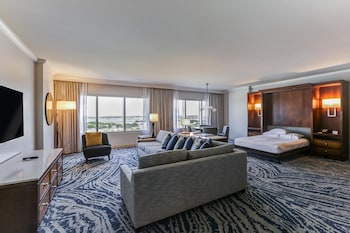 Family Suite | Premium bedding, pillowtop beds, in-room safe, desk at Hyatt Regency Orlando