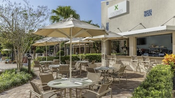 4 restaurants, breakfast, lunch, dinner served; Italian cuisine at Hyatt Regency Orlando