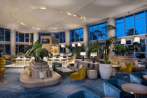 2 bars/lounges, poolside bar