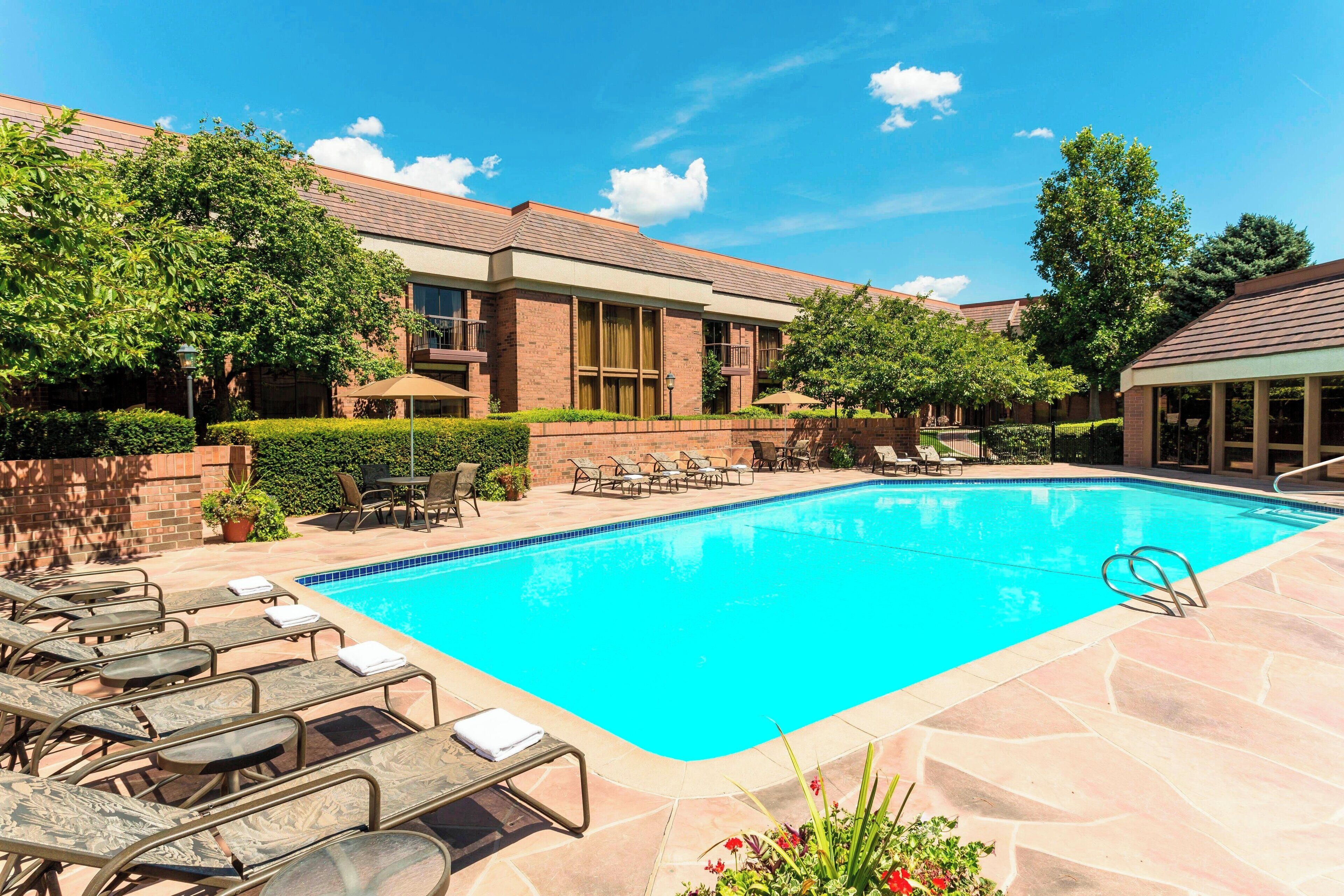 季节性开放的室外游泳池