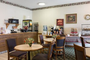 Café da manhã continental grátis todos os dias
