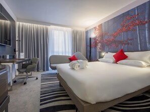 Deluxe Room, 1 Queen Bed with Sofa bed | In-room safe, laptop workspace, blackout drapes, iron/ironing board