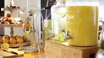 Daily buffet breakfast (GBP 18 per person)