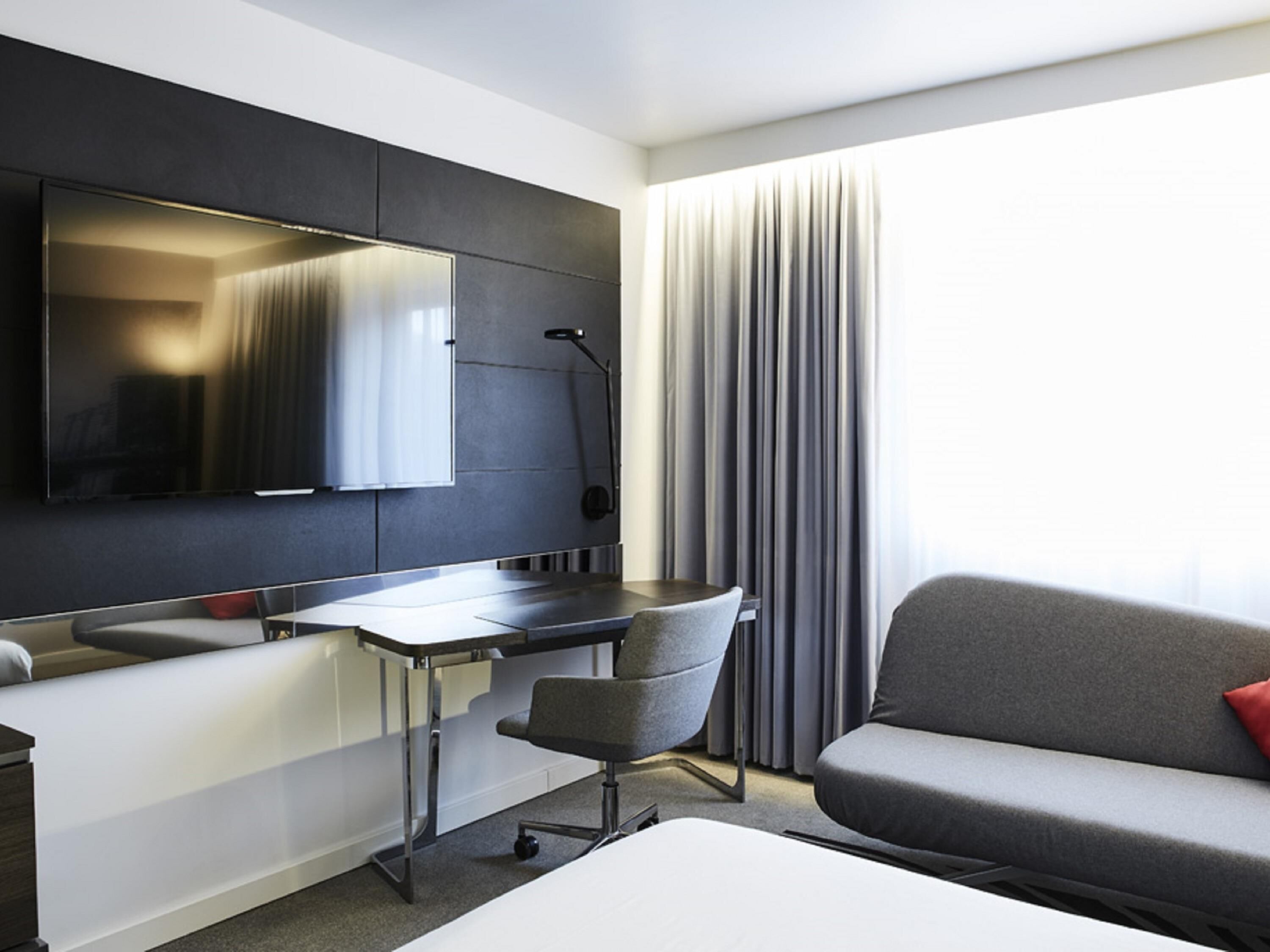 Deluxe Room, 1 Queen Bed with Sofa bed | In-room safe, laptop workspace, blackout drapes, iron/ironing board