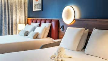Family Room, 1 Queen Bed with Sofa bed | 1 bedroom, premium bedding, individually decorated