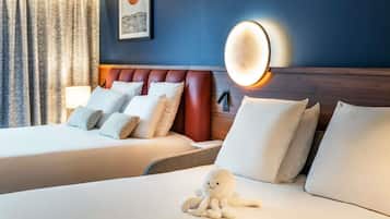 Family Room, 1 Queen Bed with Sofa bed | 1 bedroom, premium bedding, individually decorated