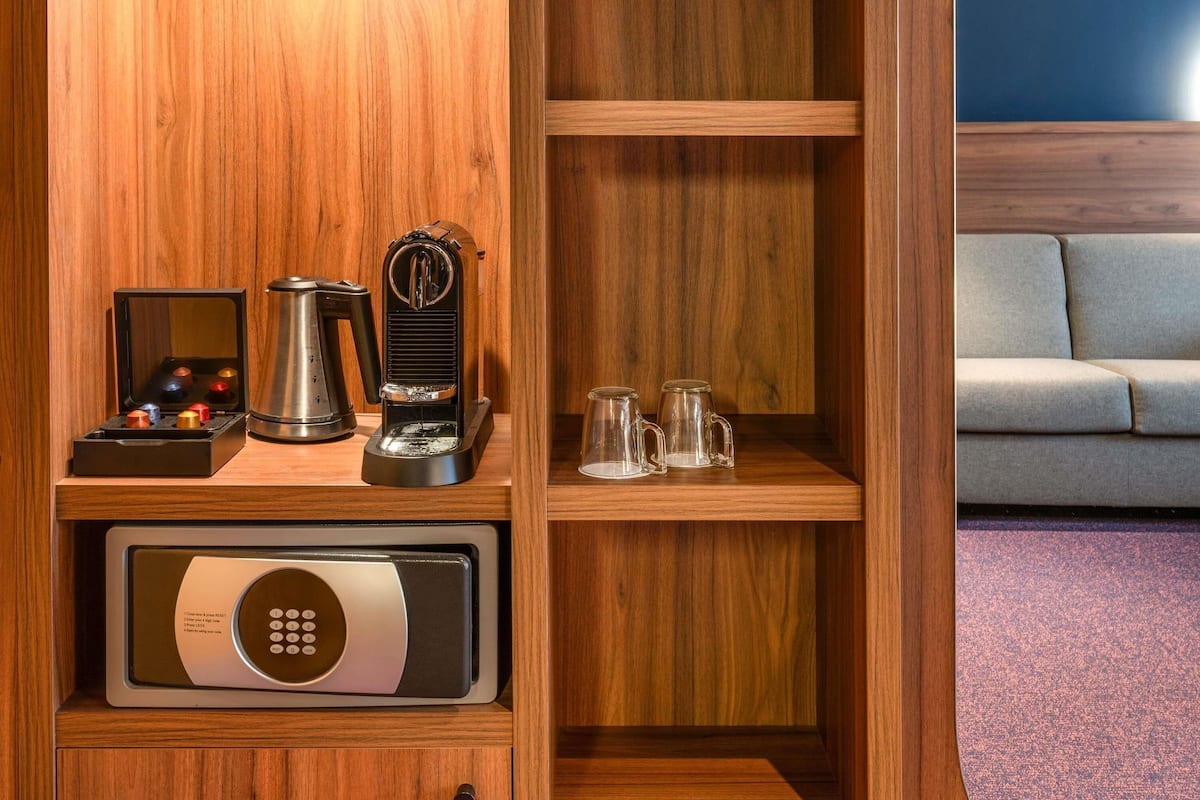 1 bedroom, premium bedding, individually decorated