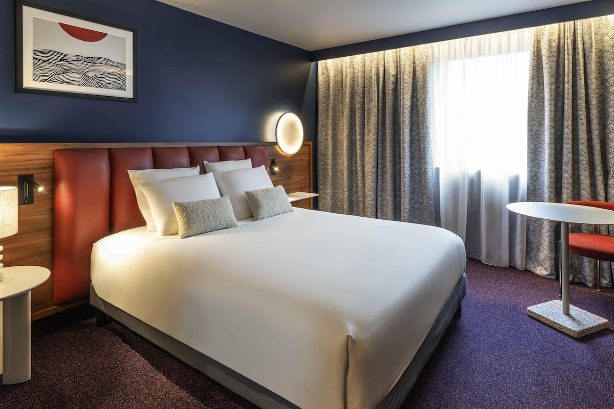 1 bedroom, premium bedding, individually decorated