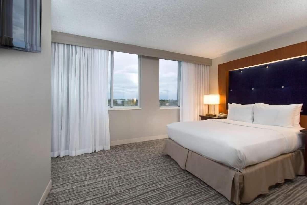 Premium bedding, down comforters, pillowtop beds, in-room safe