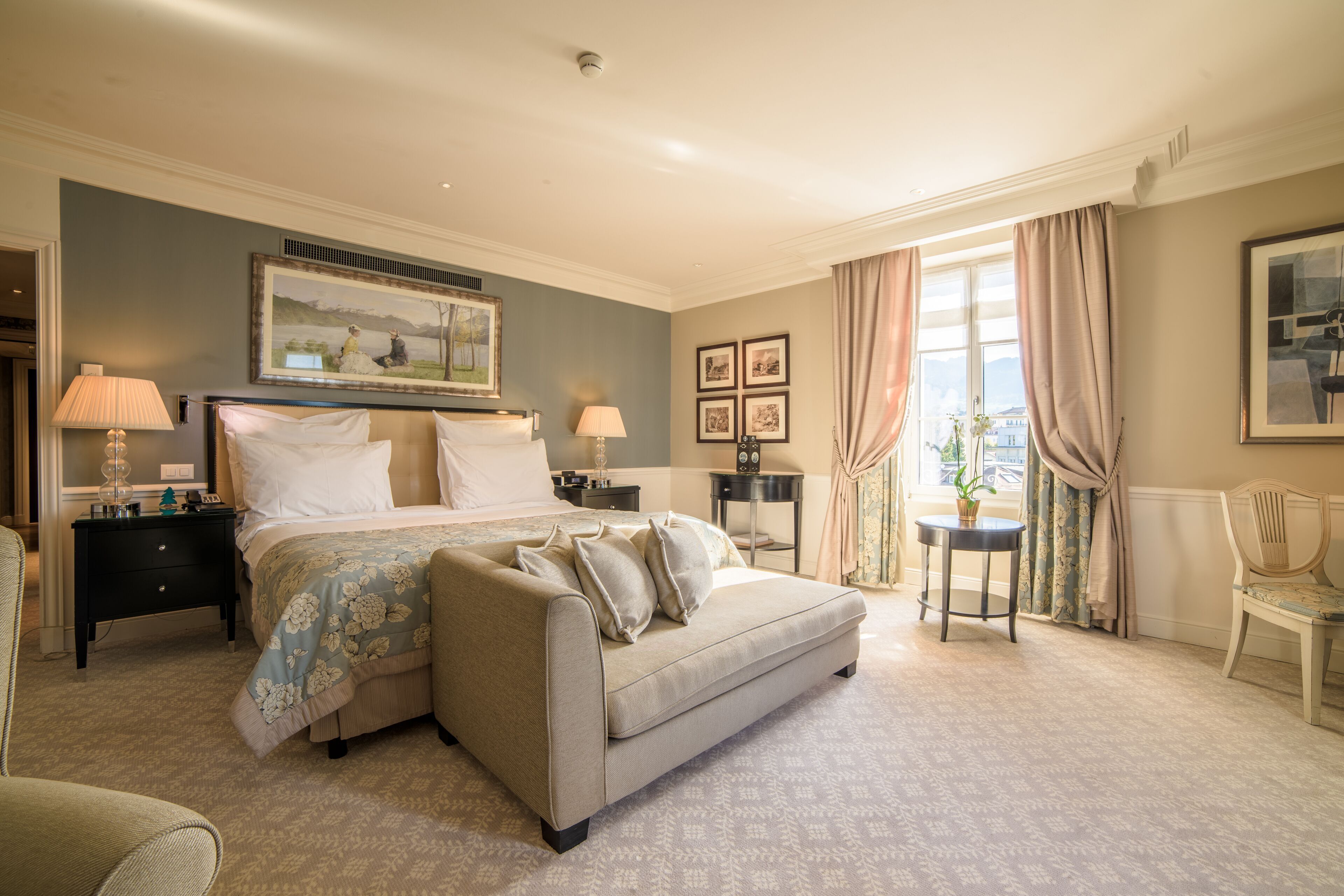 Premium bedding, minibar, in-room safe, desk