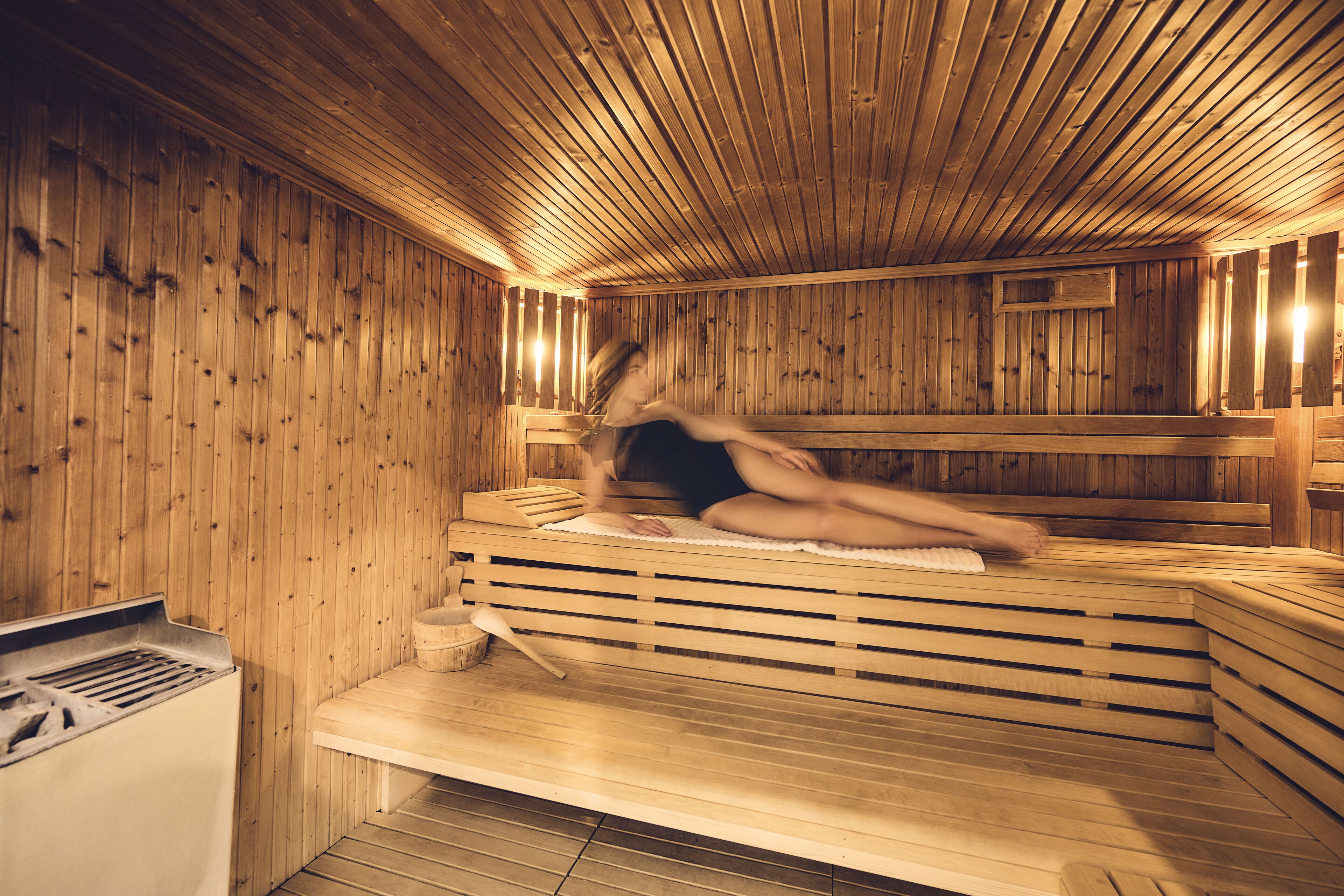 sauna, steam room, turkish bath/hammam, body treatments