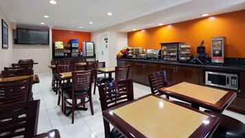 Free daily continental breakfast