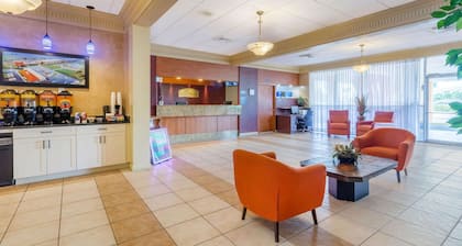 Howard Johnson by Wyndham Lakeland