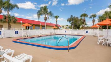 2 Queen Beds, Non Smoking, Courtyard View | Pool