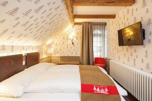 Quarto casal superior | Roupas de cama premium, edredons de pluma, frigobar, cofres nos quartos