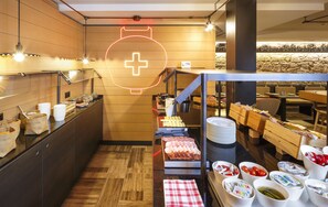 Tägliches Frühstücksbuffet gegen Gebühr