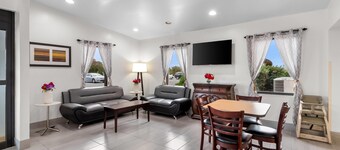 Travelodge by Wyndham Winchester