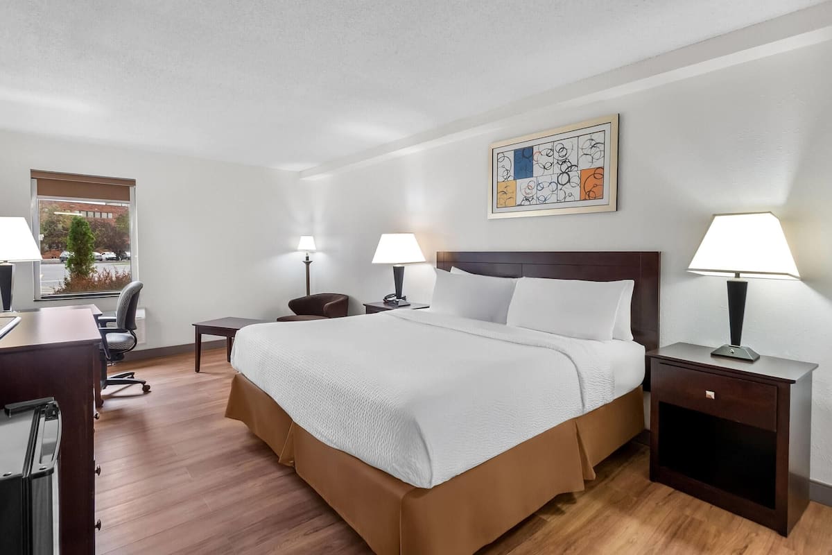 In-room safe, desk, iron/ironing board, free cots/infant beds