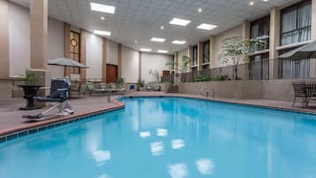 Innenpool, Außenpool (je nach Saison geöffnet)