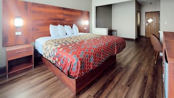 Suite, 1 King Bed with Sofa bed, Non Smoking | Desk, blackout curtains, iron/ironing board, free cots/infant beds