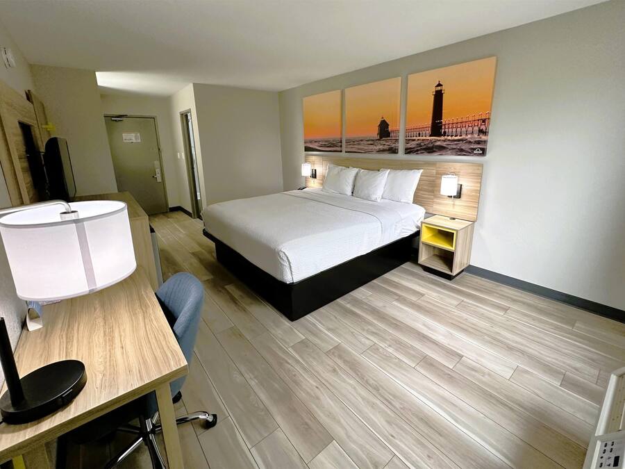 Pillow-top beds, in-room safe, desk, laptop workspace