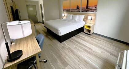 Days Inn by Wyndham Holland