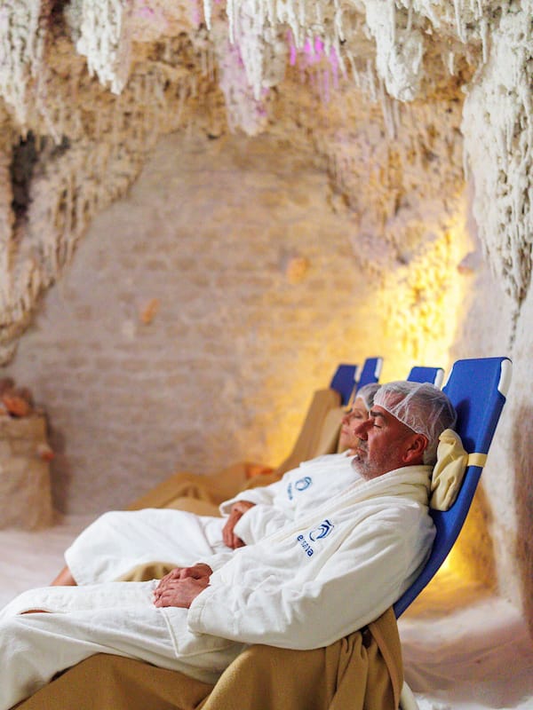 Body treatments, hydrotherapy, aromatherapy, hot stone massages