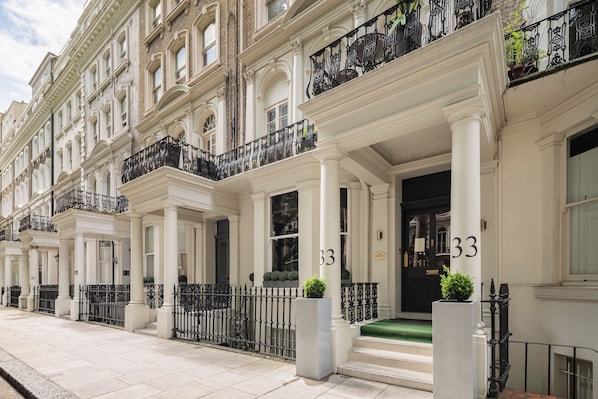 Front of property - The Beaufort Knightsbridge (London)