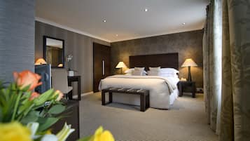 Deluxe Double or Twin Room | 1 bedroom, in-room safe, desk, iron/ironing board