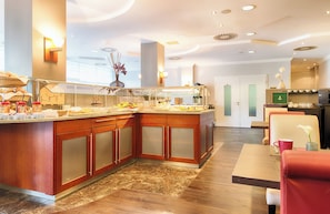Dagelijks ontbijtbuffet (EUR 17 per persoon)