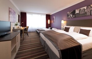Superior Double or Twin Room | Desk, soundproofing, iron/ironing board, free cribs/infant beds
