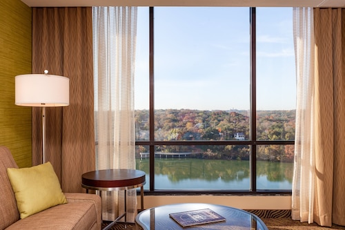 Holiday Inn Austin -Town Lake by IHG